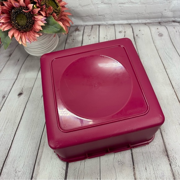 vintage tupperware 9.5 Qt carry all picnic basket Deep Pink Storage Bin no lid - Picture 3 of 10